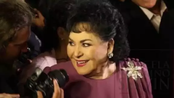 Carmen Salinas dejó un legado en la industria del entretenimiento debido a su gran talento y su forma de ser tan solidaria entre los famosos y la prensa