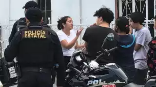 La joven salió corriendo del lugar
