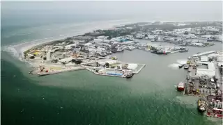 Refinería 'Olmeca' de Dos Bocas impulsará economía y empresas en puertos de Campeche