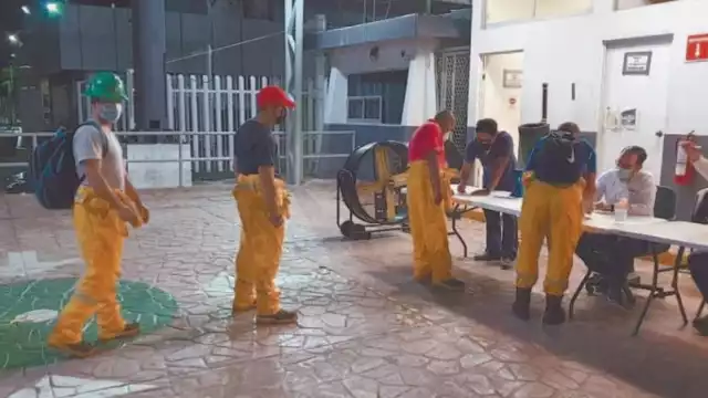 La vacunación estuvo a cargo de personal de Pemex