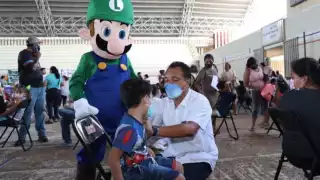 La vacunación contra el COVID-19 a menores transcurrió como una verdadera fiesta multicolor con la serie de actividades