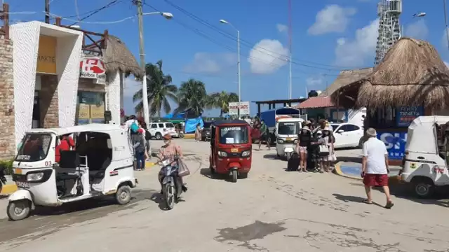 Los turistas, así como habitantes de la zona, mostraron su rechazo a este ordenamiento