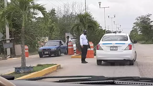 Sobre el bulevar Kukulkán sí realizan detenciones aleatorias para cuestionar a los conductores sobre su presencia en ese lugar