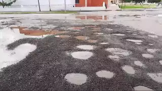 La capital campechana enfrenta caos vial debido a baches y obras mal planeadas