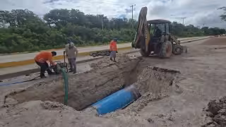 Reanudan bombeo de agua en Campeche tras 24 horas de trabajos en la avenida Héroe de Nacozari