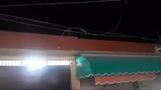 La explosión ocurrió cerca de la medianoche del martes, causando un corto circuito y reventando un cable de alta tensión