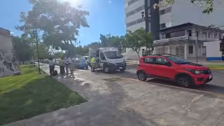 Auto golpea a un niño que cruzaba la avenida 16 de Septiembre con su familia en Campeche