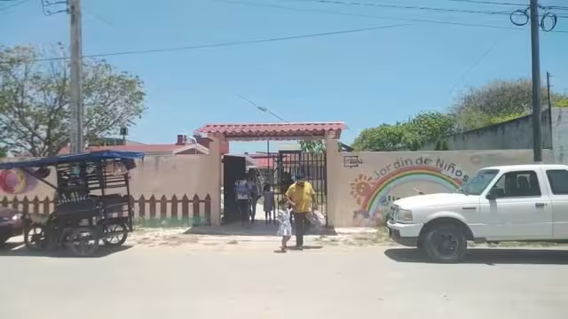 Padres piden mantener horarios reducidos la próxima semana.