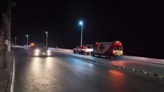Pareja cae al mar en Champotón al intentar tomarse una selfie en el malecón