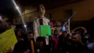 El canciller fue recibido a las afueras de Palacio Nacional por varios simpatizantes con motivo de su cumpleaños