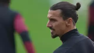 Zlatan Ibrahimovic no pudo terminar el partido con el Milan