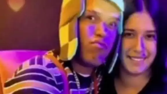 Ella es la novia de Medio Metro Ella es la novia de Medio Metro