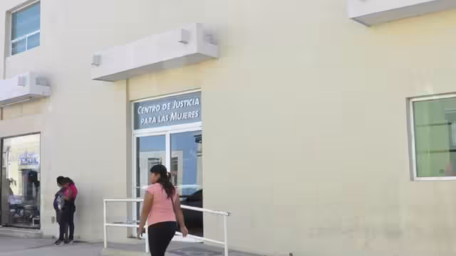 Trabajadores aseguran que se les pidió su renuncia por adelantado