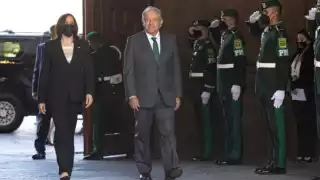 AMLO conversará hoy con Kamala Harris sobre la reapertura de la frontera y migración