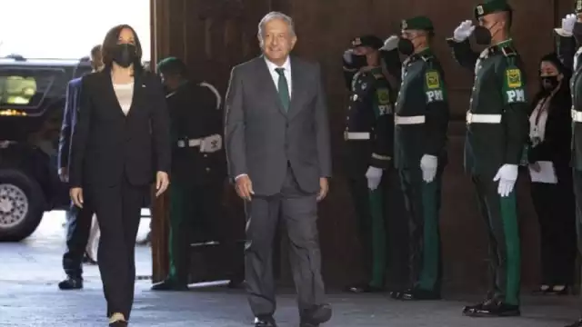 AMLO conversará hoy con Kamala Harris sobre la reapertura de la frontera y migración