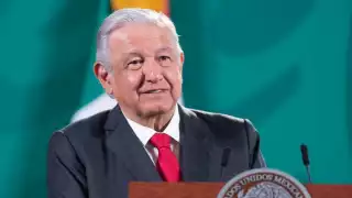 AMLO ofrece apoyo a habitantes del Cerro del Chiquihuite