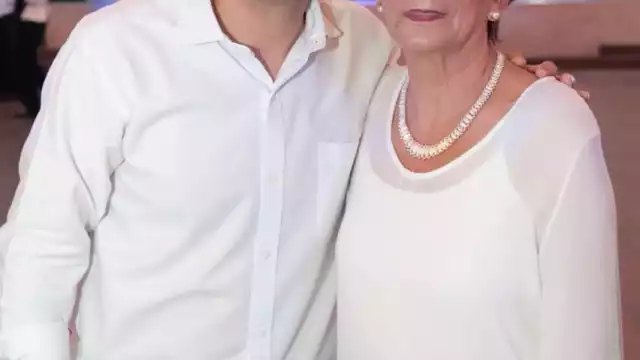 Mauricio Vila compartió una foto con doña Cristina Dosal, quien es ama de casa y empresaria