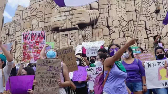 La marcha comenzó en Mérida