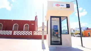 Neydi Puc Gil, autoridad de El Cuyo, señaló que el cajero recién inaugurado lo gestionó su comité