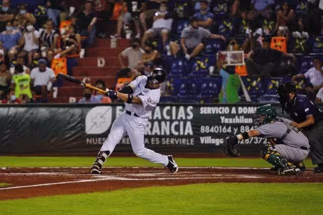 Pericos de Puebla logró dramática victoria por 3-2 frente a Tigres de Quintana Roo y aseguró la serie ante 2,021 aficionados en la guarida de los de bengala