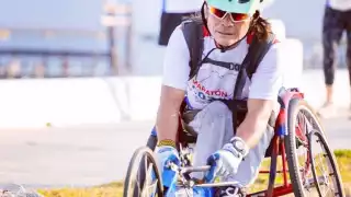 Un accidente en un río lo dejó en silla de ruedas