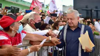 AMLO afirmó que en el Gobierno federal no trabajan ocho, sino 16 horas diarias.