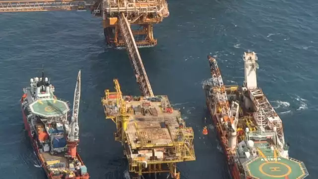 La fricción del gas o algún “esparrago” o la tuerca de un “esparrago” que haya caído produjo la chispa que generó la explosión