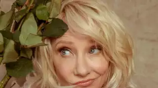 Anne Heche se encuentra delicada de salud en el hospital