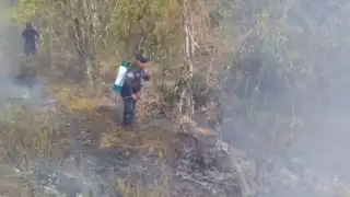 Bomberos tuvieron que acudir a controlar el fuego en Buctzotz