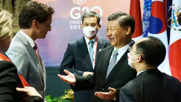 El tenso cruce entre el presidente chino, Xi Jinping, y el primer ministro Trudeau El tenso cruce entre el presidente chino, Xi Jinping, y el primer ministro Trudeau