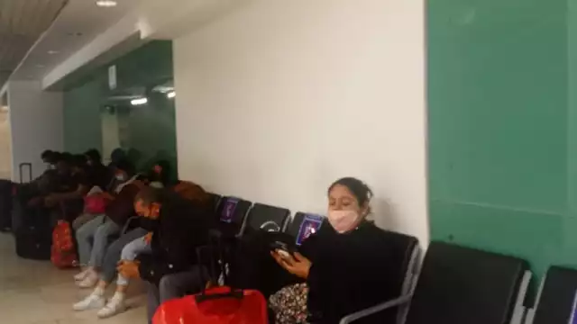 La pasajera aseguró que en su maleta tiene obsequios para sus familiares que viven en Cuba