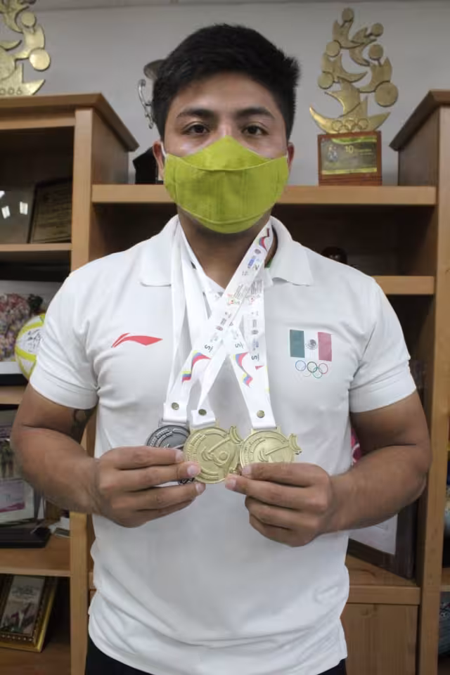 En 2018 obtuvo medalla de bronce en los Juegos Olímpicos de la Juventud en Argentina