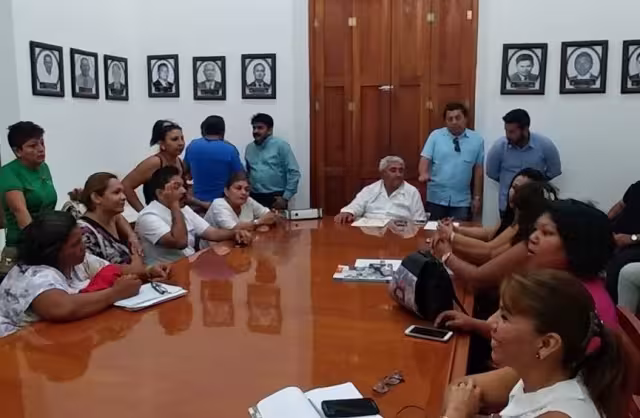 El contrato repartió 2 millones 100 mil pesos a los 11 regidores que conforman el Cabildo de esa administración