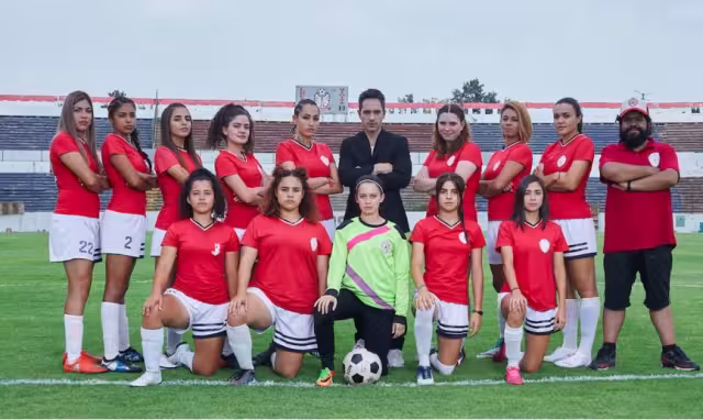 De la mano de Roberto Casas, personaje de Mauricio Ochmann, Las Bravas FC buscan ascender a la primera división