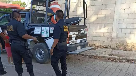 La motocicleta quedó bajo resguardo de los elementos policiacos La motocicleta quedó bajo resguardo de los elementos policiacos