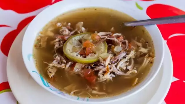 Rica sopa de lima, una tradición yucateca. Foto:Mexicodesconocido