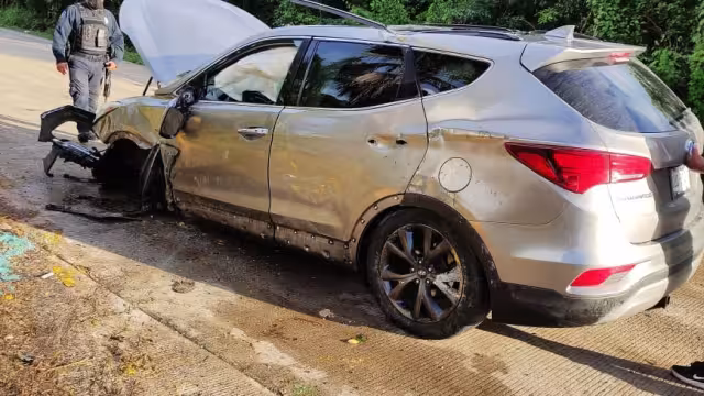 La mujer identificada como Paola N de 28 años de edad sufrió un probable traumatismo abdominal