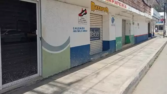 Son factores el elevado costo de rentas y los pagos de impuestos. Son factores el elevado costo de rentas y los pagos de impuestos.