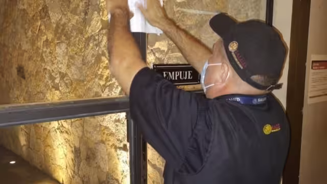 Los establecimientos tendrán que pagar una multa de 180 mil pesos por no respetar las medidas sanitarias