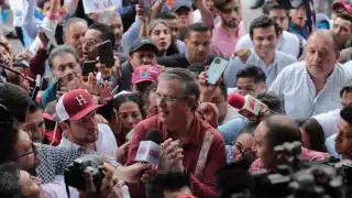 Marcelo Ebrard llegó al Consejo Nacional después de un evento en Chiapas junto a Pío López Obrador