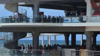 Algunos pasajeros no siguen los protocolos de higiene, como el uso de cubrebocas, ni la Sana Distancia