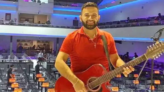 El jueves fue encontrado en un motel el cuerpo sin vida de Jonas Amado Espinoza, guitarrista de la agrupación ‘Los Pikadientes de Caborca’.