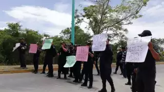 Los agentes policiales obstruyeron la vialidad y el paso de  personas civiles