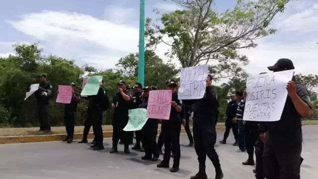Los agentes policiales obstruyeron la vialidad y el paso de  personas civiles
