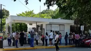 Maestros exigen a la Segey transparencia en asignación de nuevas plazas en Yucatán