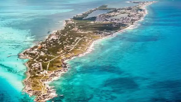 Isla Mujeres tiene una belleza incomparable, y su historia te sorprenderá Isla Mujeres tiene una belleza incomparable, y su historia te sorprenderá