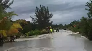 Se registraron fuertes vientos y oleaje embravecido y un clima frío