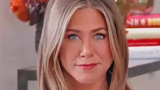 Ustedes pueden ver como mi amiga es IGUAL A JENNIFER ANISTON!!!!!!!!!!!!!!!" dice el Tweet