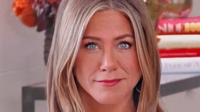 Ustedes pueden ver como mi amiga es IGUAL A JENNIFER ANISTON!!!!!!!!!!!!!!!" dice el Tweet