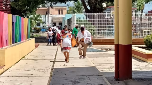 Adultos mayores y menores de edad son los más propensos a sufrir un golpe de calor, debido al ambiente cálido en Quintana Roo